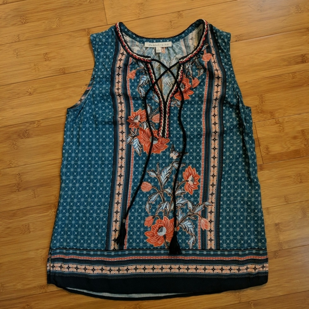 Boho sleeveless printed tie neck top